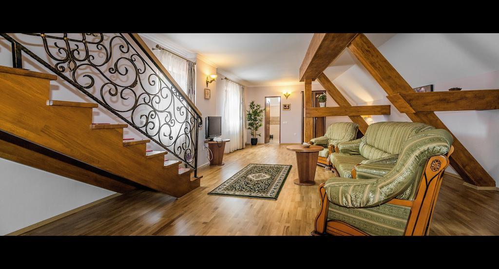 Hotel Boutique Bulevard Sighisoara Room photo