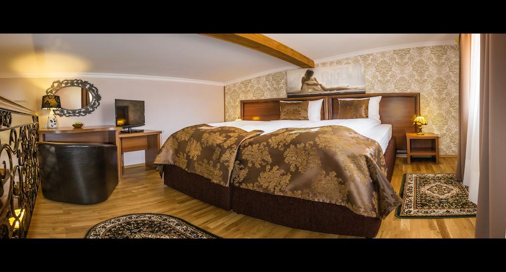 Hotel Boutique Bulevard Sighisoara Room photo